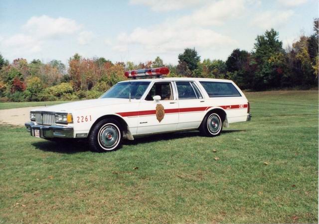 2261 Chief's Car: Pontiac Safari 